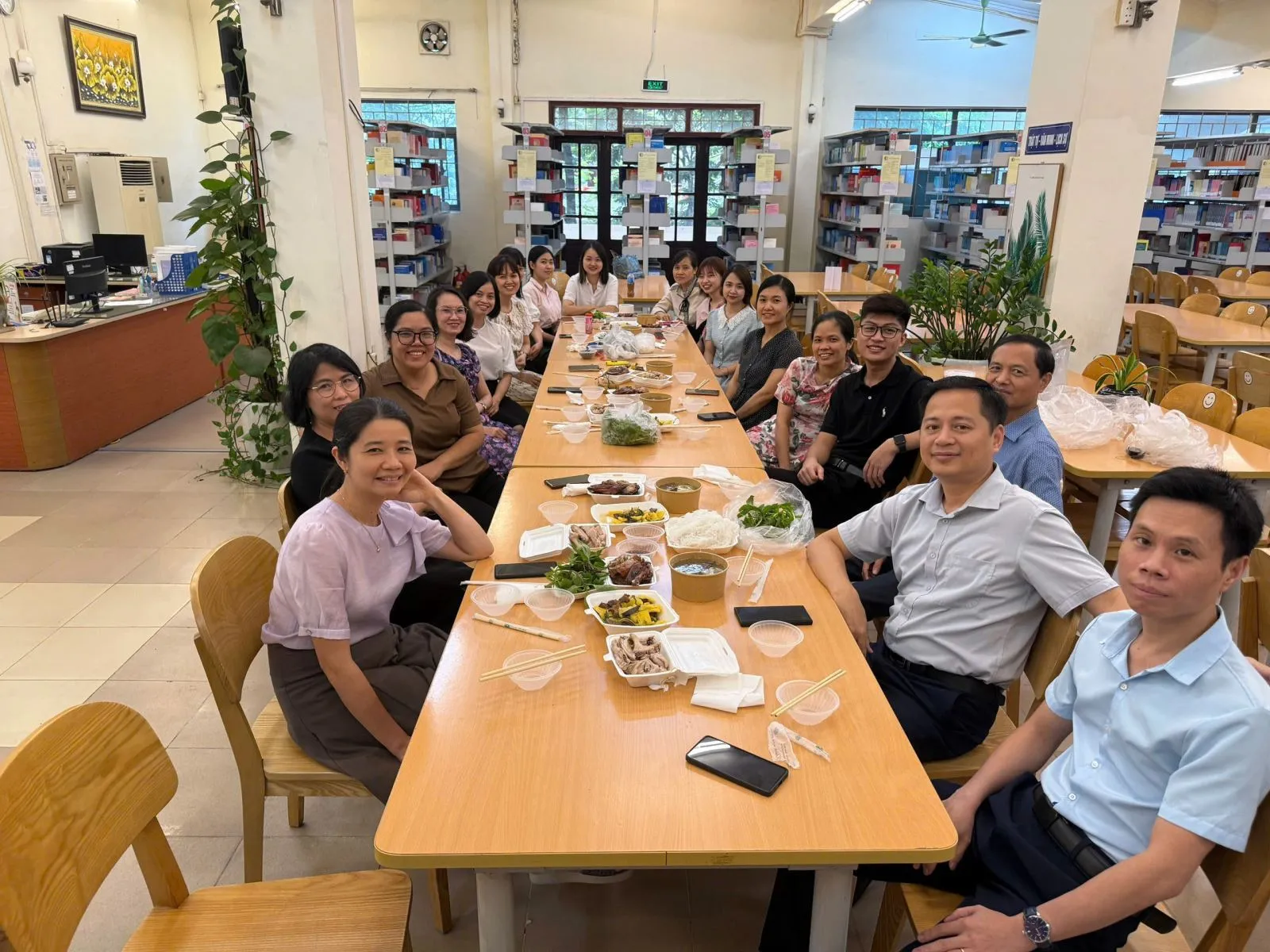 Cộng đồng người hâm mộ bóng đá cùng nhau phân tích giấc mơ và con số may mắn