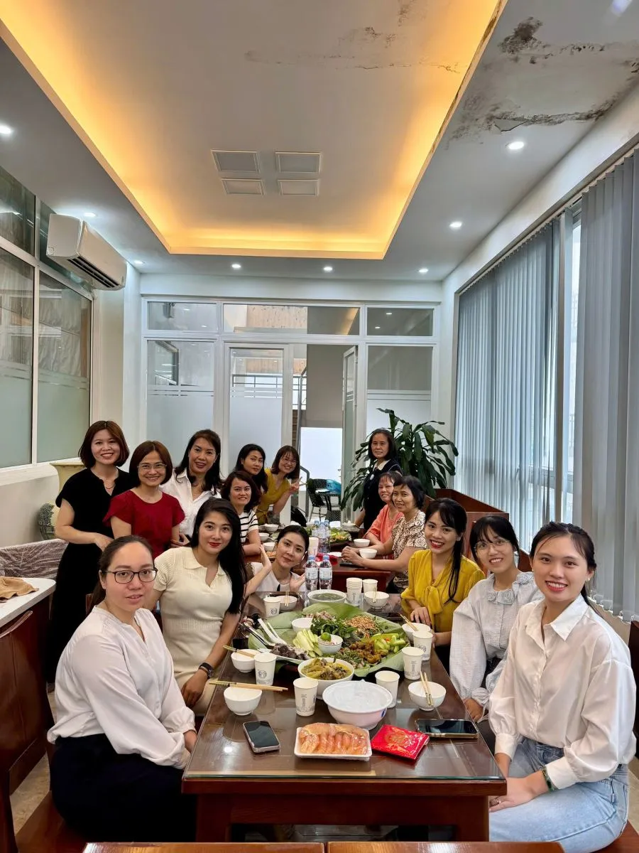 Cộng đồng người chơi đang học hỏi kinh nghiệm từ các chuyên gia